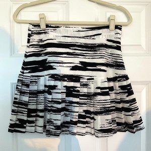 Banana Republic Skirt Black & White
